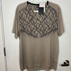 Nike Running Run Division Techknit Ultra T-Shirt In Stone-Neutral L